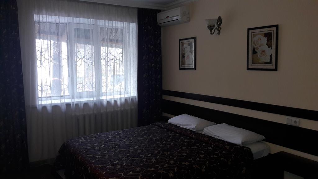Salem On Tulebaeva Street Hotel Almatý Exterior foto